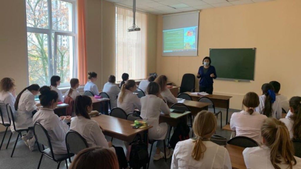 В колледж было принято 180 человек